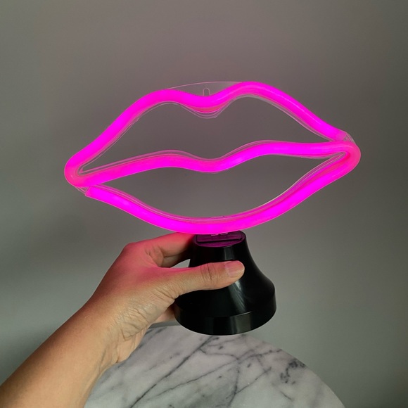 Retro Lips Light - Picture 2 of 7